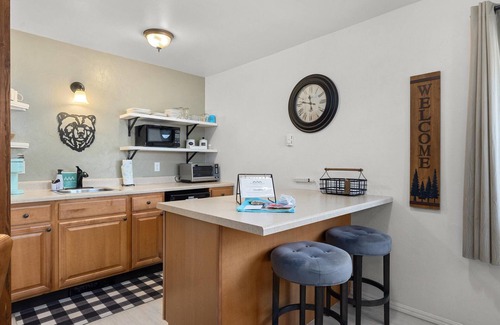 Red Lodge House | Cornerstone- Dog Friendly, Hot Tub, Wi-Fi on Broadway