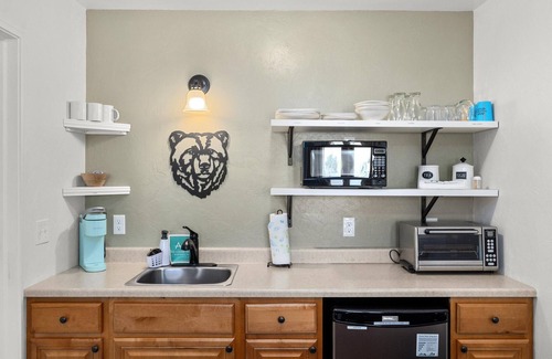 Red Lodge House | Cornerstone- Dog Friendly, Hot Tub, Wi-Fi on Broadway