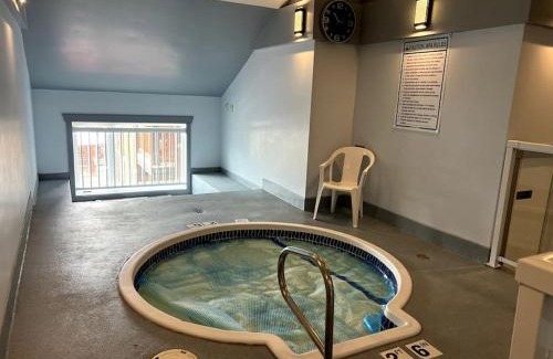 East Kootenay Apartment | Cornerstone Lodge by StayIn