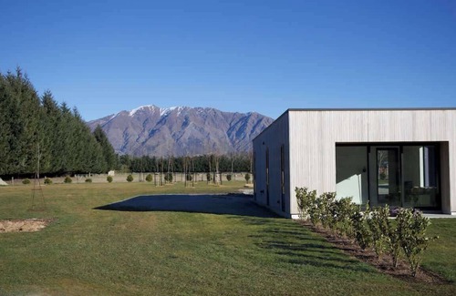Speargrass Flat Ski Chalet | Coronet View Chalet S