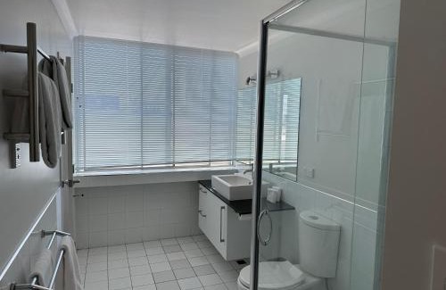 Hamilton Apartment | Corporate Accommodation - Modern CBD Apartment