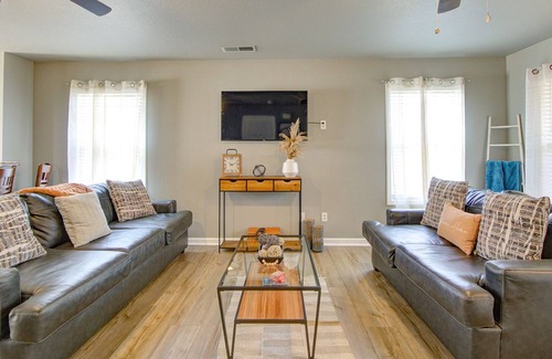 Madison House | Corporate Airport CrashPad
