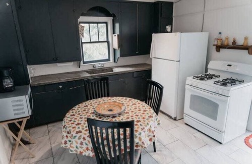 Freetown - Port Rico House | Corporate Comfort in Freetown - Port Rico Spacious Homes for Work Crews