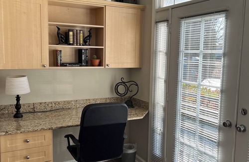 Alpharetta Apartment | Corporate Fully Furnished 2 br/2ba Apt with sunroom in Alpharetta
