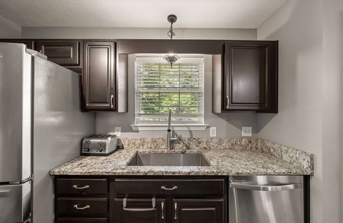 Nashville House | Corporate Rental-4 Bedroom House in Nashville on End of Culdesac.