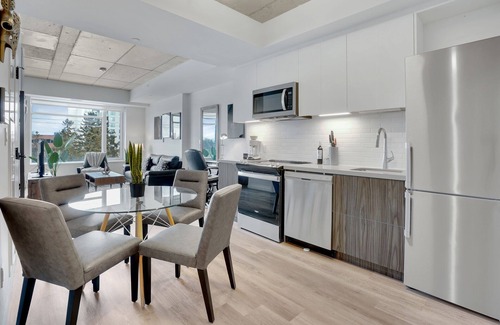 Hintonburg Apartment | Corporate Stays - Spacious 2BR Loft with High Ceilings and Comfort