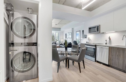 Byward Market - Parliament Hill Apartment | Corporate Stays - Stylish 1BR with Premium Amenities and Rooftop Terrace Access