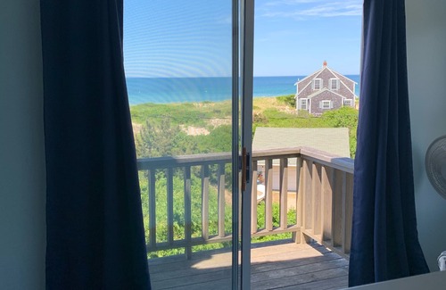 Dennis House | Corporation Beach - 4 BR homes