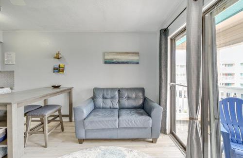 North Beach Apartment | Corpus Christi Condo Pool and Access to North Beach