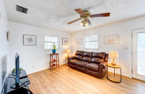 South Side House | Corpus Christi Extended Stay - 7 Mi to Beach!