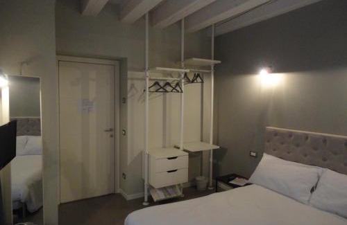 Ovest Bed & Breakfast | Corte Merighi Charming Rooms