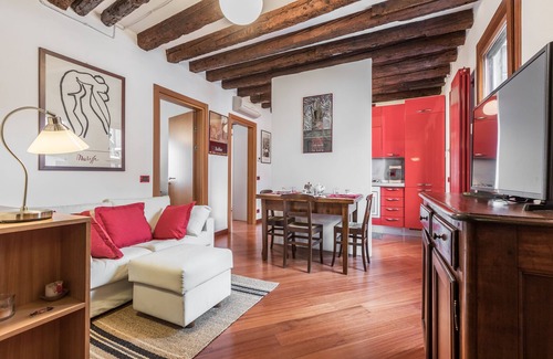 Cannaregio Apartment | Corte Zappa lovely flat with terrace close to the ghetto!