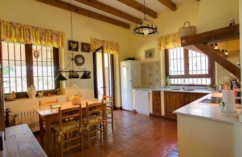 Arcos de la Frontera Villa | Cortijo Alcornocosa - Four Bedroom Villa, Sleeps 8
