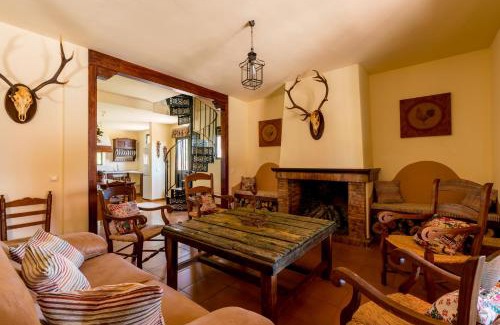 Constantina House | Cortijo El Carmen Finca El Revuelo