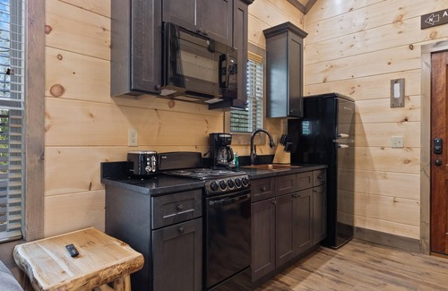Rocky Grove Cabin | Cosby Knob - Unit 3