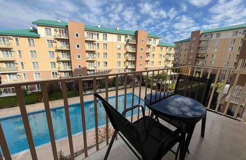Stefanestii de Jos Apartment | Cosmopolis Family Apartment - Pools & Gym