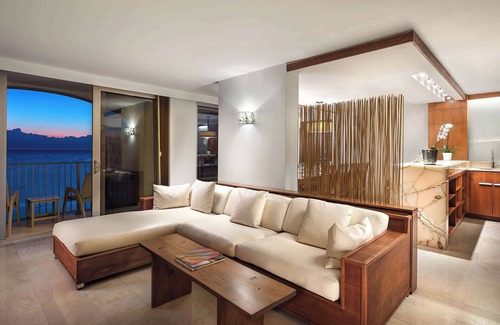 Central Beach Hotel | Costa d'Este Beach Resort and Spa