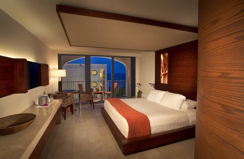 Central Beach Hotel | Costa d'Este Beach Resort and Spa