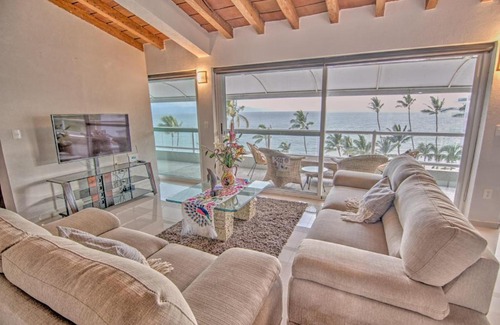 Bucerias House | Costa Dorada - Beachfront Penthouse in Bucerias Golden Zone