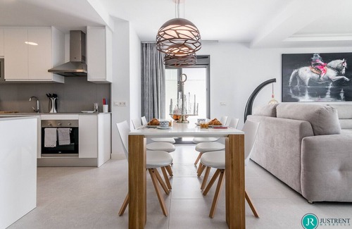 New Golden Mile Apartment | Costa Marinsa Penthouse -2bd Penthouse + Jacuzzi!