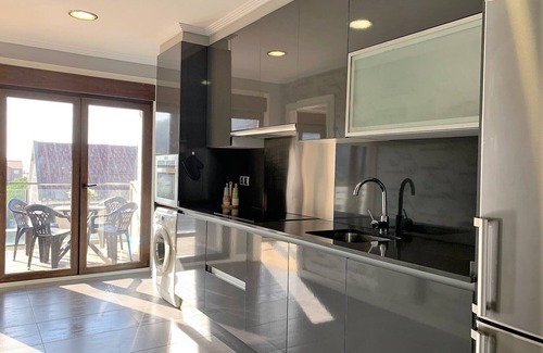 Marin Apartment | Costa Morrazo apartment, beaches and restaurants