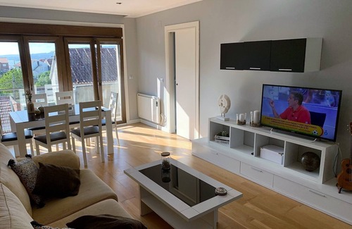 Marin Apartment | Costa Morrazo apartment, beaches and restaurants
