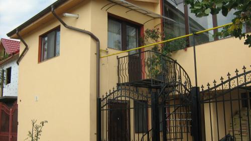 Ploiesti House | Costin