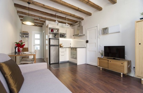El Camp de l'Arpa del Clot Apartment | Cosy 1 BD APT With Balcony in Sagrada Familia 4