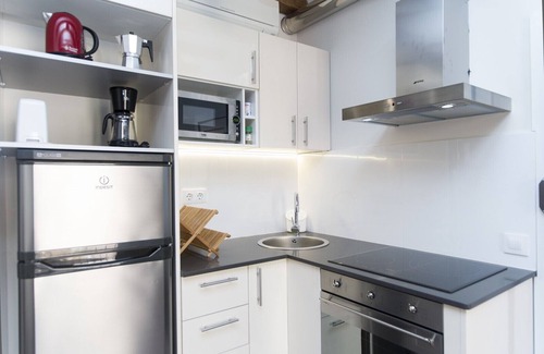 El Camp de l'Arpa del Clot Apartment | Cosy 1 BD APT With Balcony in Sagrada Familia 4