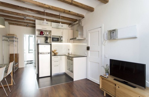 El Camp de l'Arpa del Clot Apartment | Cosy 1 BD APT With Balcony in Sagrada Familia 4
