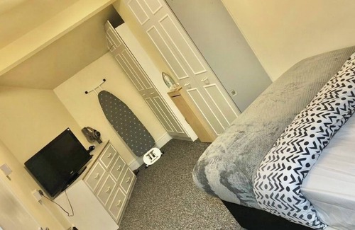 Bury Apartment | Cosy 1-Bed Apartment in Bury Town Centre