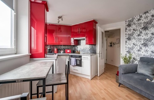 Queens Quarter Apartment | Cosy 1-Bed @ City Hospital w/Free Parking
