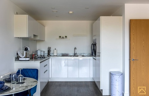 Milton Keynes Apartment | Cosy 1 bed near peaceful canal