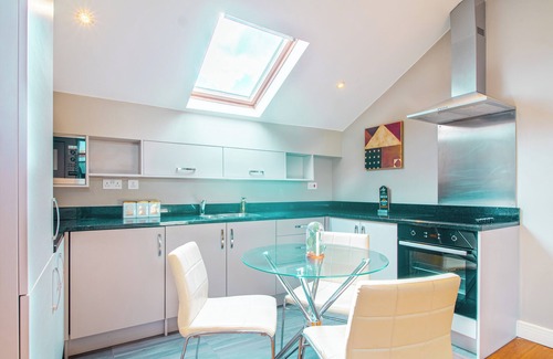 Neepsend Apartment | Cosy 1-Bed Skylight Loft Close to Uni & City Centre
