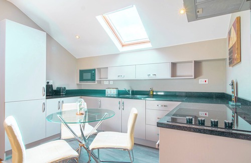Neepsend Apartment | Cosy 1-Bed Skylight Loft Close to Uni & City Centre