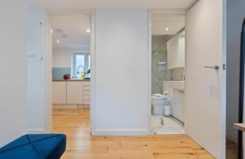 Haggerston Apartment | Cosy 1 BED w LOFT Sleeps 6 Close To Stations