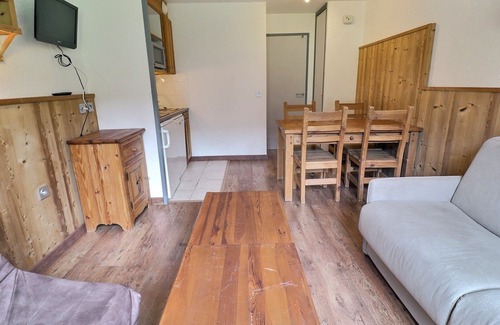 La Perriere Apartment | Cosy 1-Bedroom Apartment, Ski-in/Ski-out, Great Location - La Tania-Courchevel