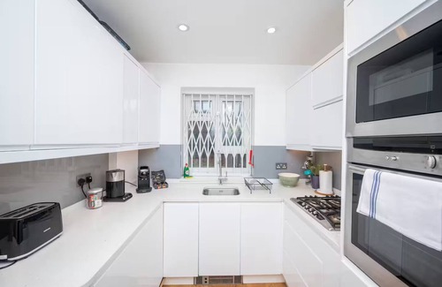 Canonbury Apartment | Cosy 1 Bedroom Flat Nestled in De Beauvoir Town | Pass the Keys