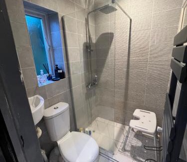 Brighton Apartment | Cosy 1 Bedroom House with Parking