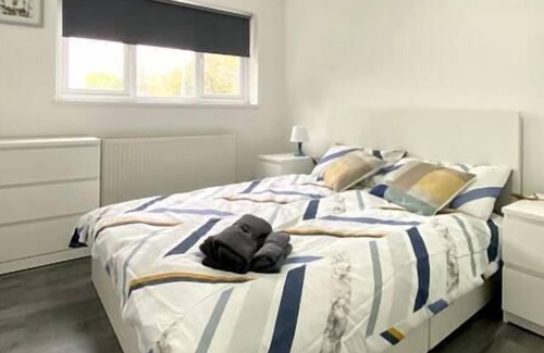 Cheetham Hill House | Cosy 1 Double Private Bedroom in a shared house