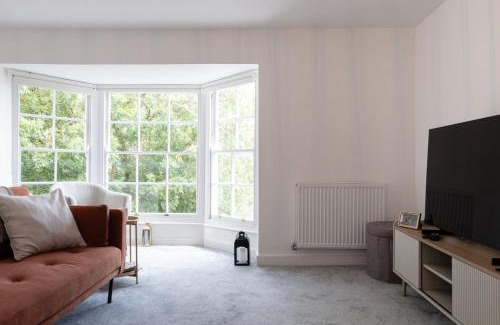 Malvern Apartment | Cosy 1BD in Malvern With Stunning Views!