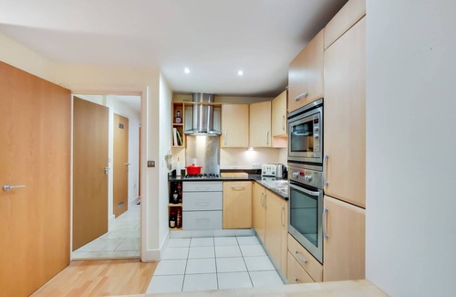 King's Cross Apartment | Cosy 2 bed 2 bath apartment with garden near Kings Cross