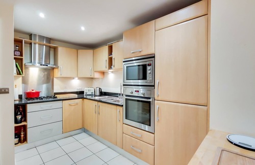 King's Cross Apartment | Cosy 2 bed 2 bath apartment with garden near Kings Cross