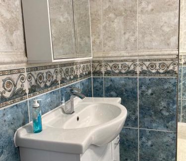 Cwmbrwla Apartment | Cosy 2 Bed Flat in Swansea - Home away from Home