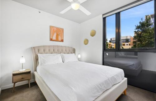 Bowen Hills Apartment | Cosy 2-Bed with Pool Bbq Area and Secure Parking
