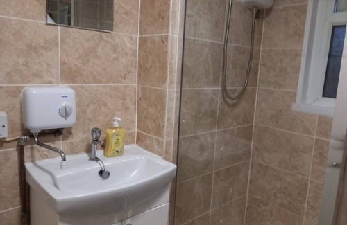 Newport Apartment | Cosy 2 Bedroom Flat-Newport (F2)