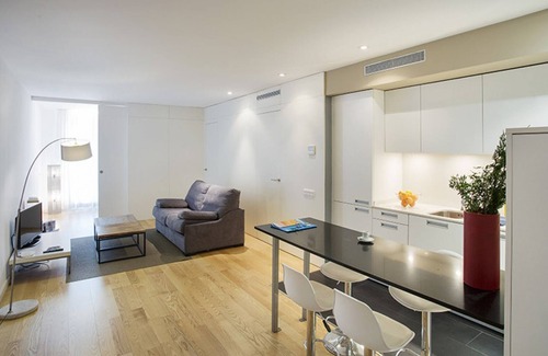 Poblenou House | Cosy 2 Bedrooms Apartment Front of the Beach