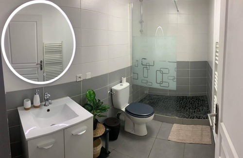 Macon Apartment | Cosy 2-room apartment Mattress 5*/Flat screen Qled