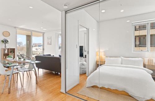 Adelaide Central Business District Apartment | Cosy 2BR Apartment w Terrace in Adelaide CBD
