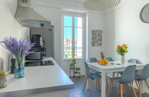 Jean-Medecin Apartment | Cosy 3 bedroom apartment, AC, central, Beach: 750m